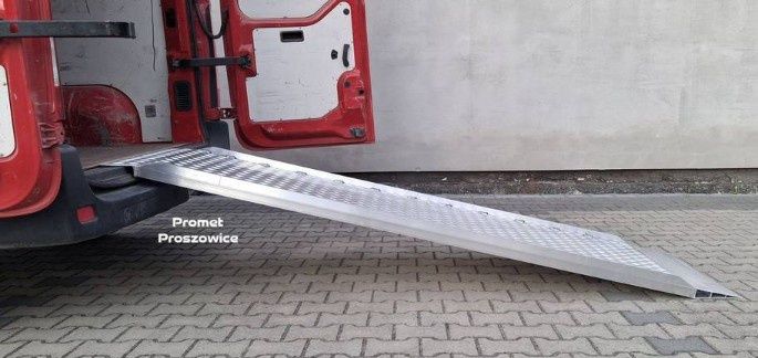 Rampa najazdowa 220 cm x 110 cm 1200 kg
