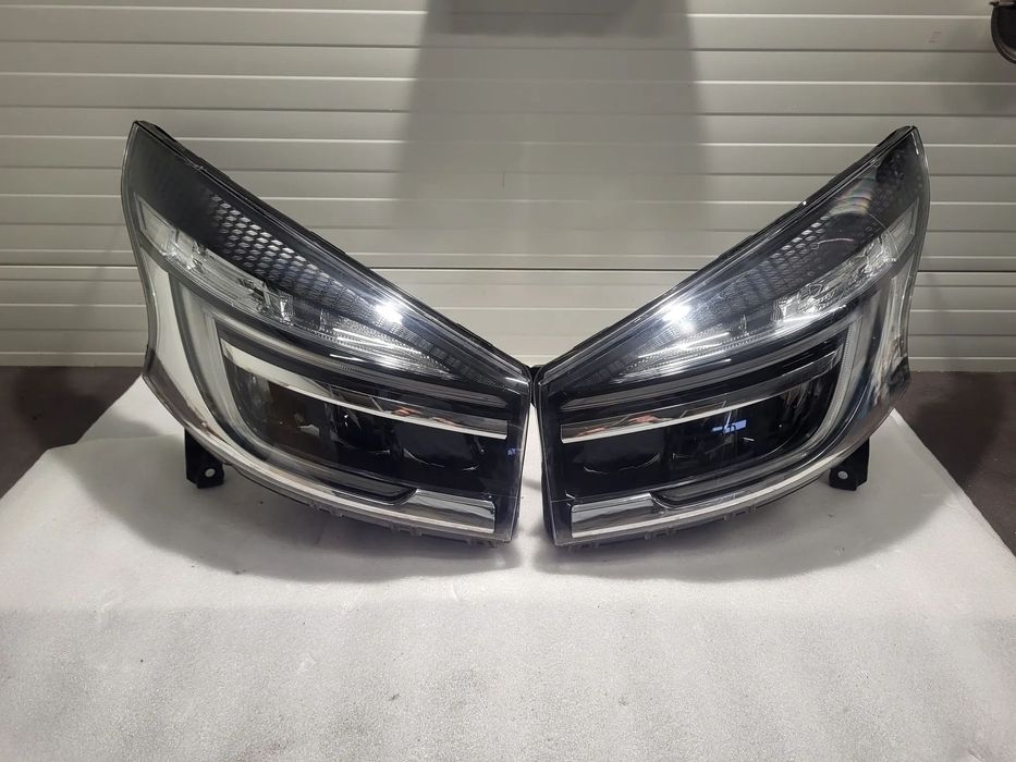 Renault Trafic III FULL LED KOMPLET LAMP PRZEDNICH 260608582R