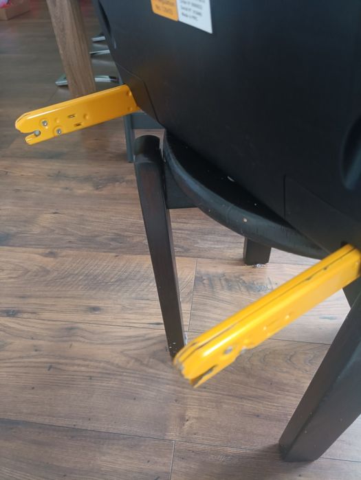 Fotelik samochodowy Maxi Cosi I-size z baza