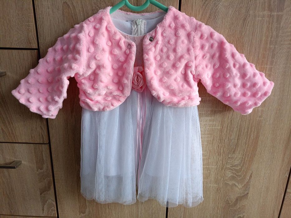 Piękna sukieneczka do chrztu w rozmiarze 68