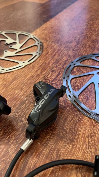 Travões SRAM Code rs