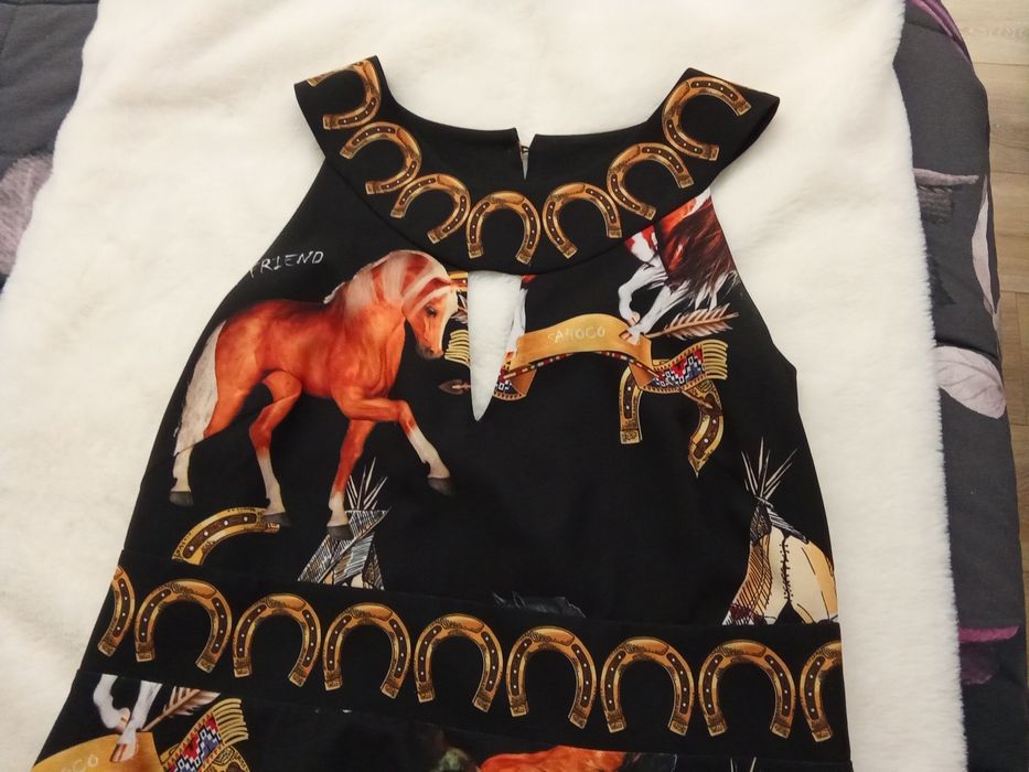 Vestido, mala e blusa como novos