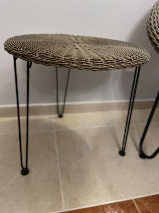 Cadeira e mesa Area em PVC e aço