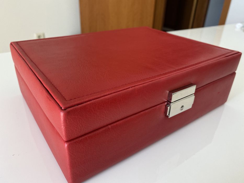 Caixa para guardar 8 relogios