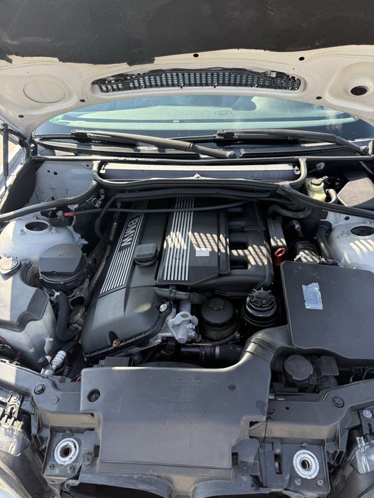 BMW 320i Cabrio E46 170 koni!