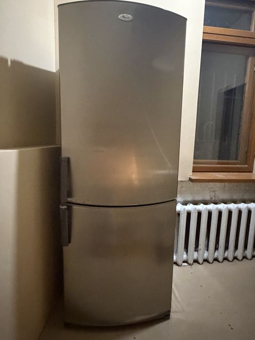 Продам холодильник Whirlpool