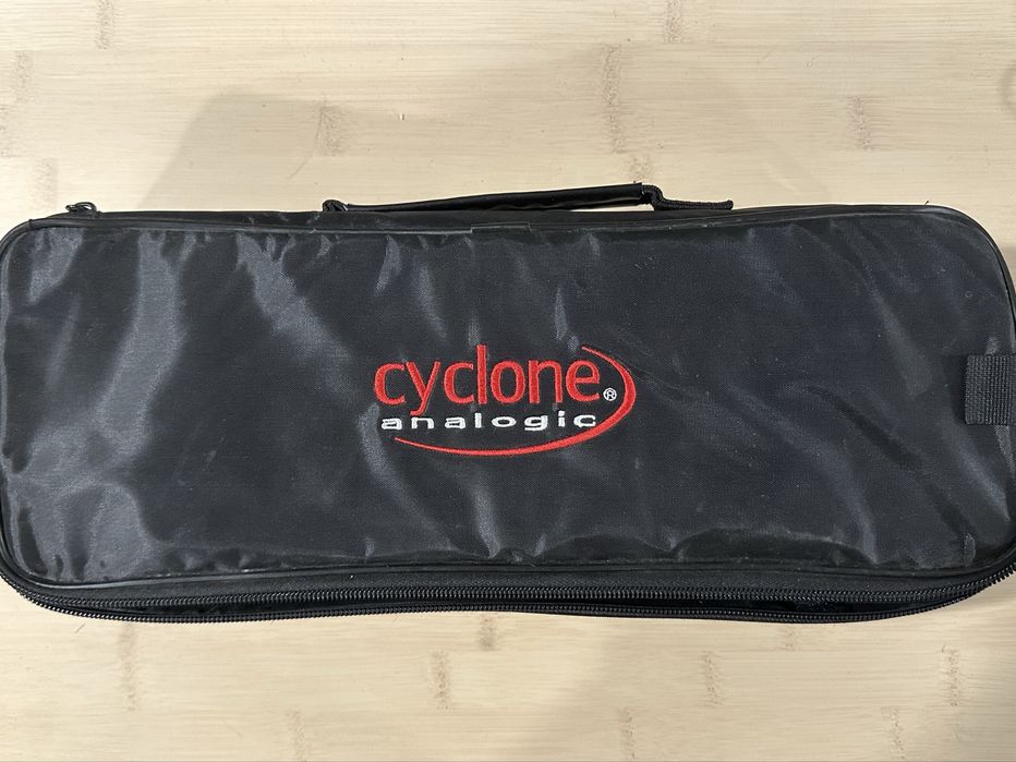 Material de som diverso - Korg, Cyclone Analogic, Arturia, Electro Harmonix, Novation