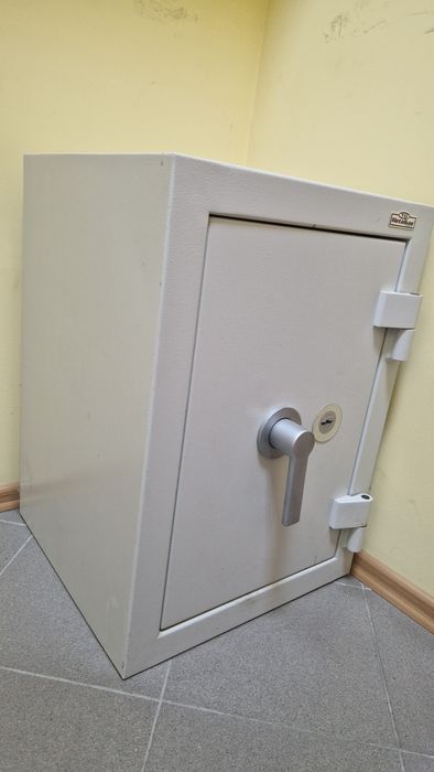 Sejf gabinetowy metalkas