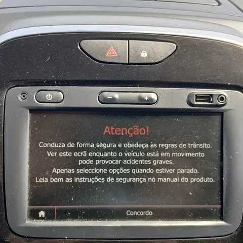 No Stand ACarvalho, apresentamos este Renault Captur 2019 com 105986 km, motor Gasolina  de 90 cv e caixa Manual de 5 velocidades.