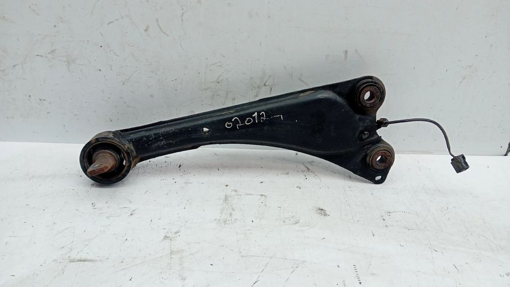 Braço de suspensão trás direito TOYOTA Avensis Wagon (_T27_)