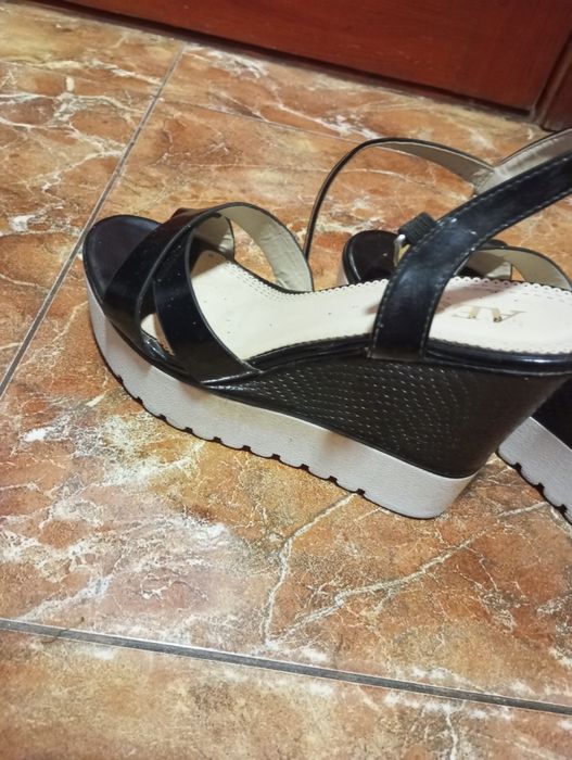 Босоніжки 39розмір