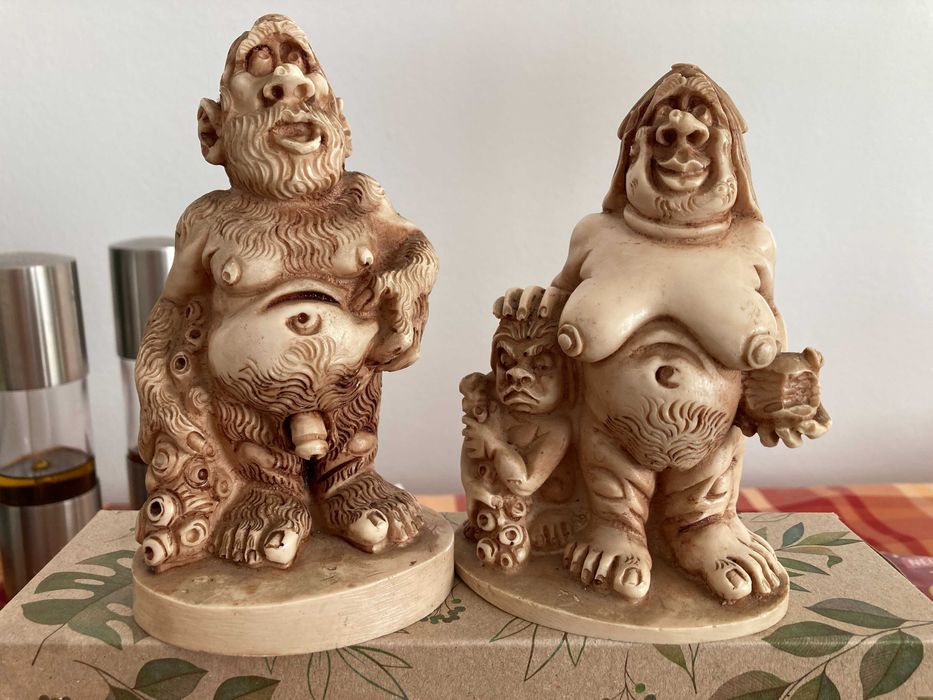 Книга "Две фигурки" Статуэтка Неандерталец Адам Ева Первобытные люди