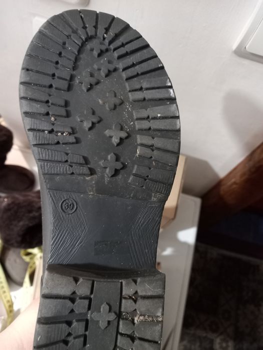 Резиновые сапоги.