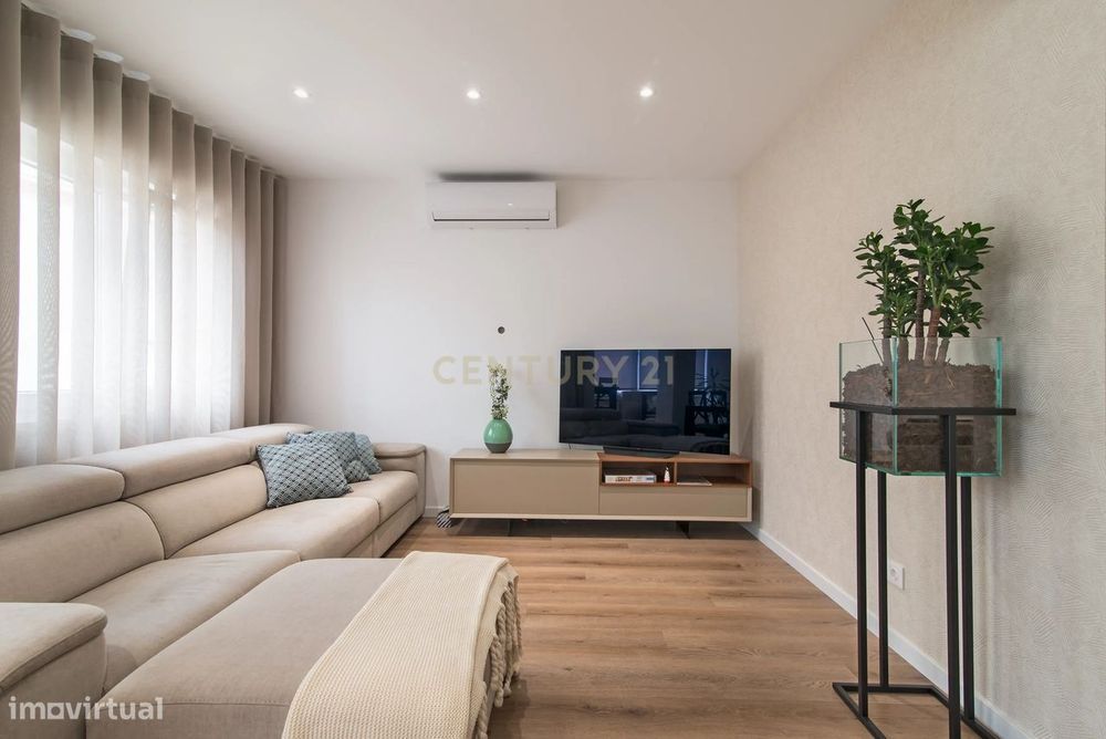 Apartamento T3 Duplex | Entrecampos | Lisboa