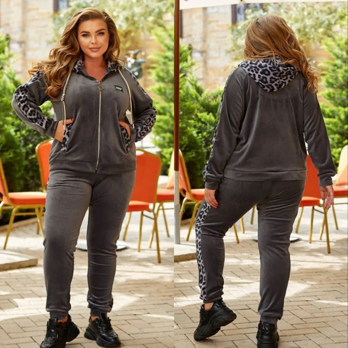 Костюм. Великі розміри