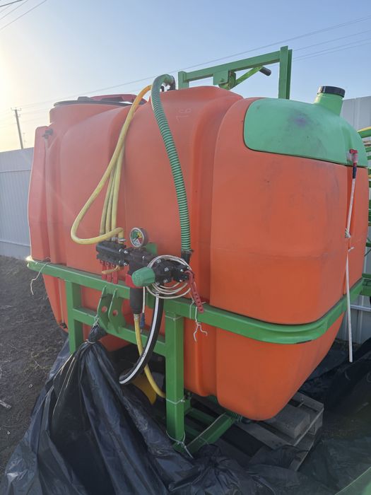 Оприскувач на 1000 літрів