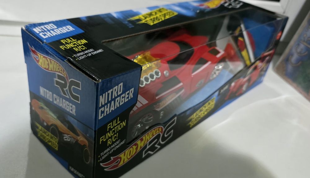 Hot Wheels Remote Control Nitro Charger радіокерована машинка дріфт