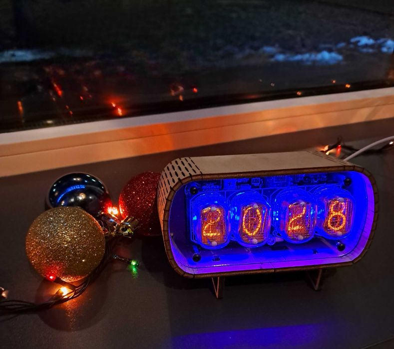 Nixie clock Годинник на газорозрядних індикаторах Ін-12