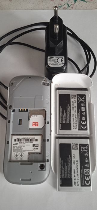 Мобільний телефон Samsung gt-e1200