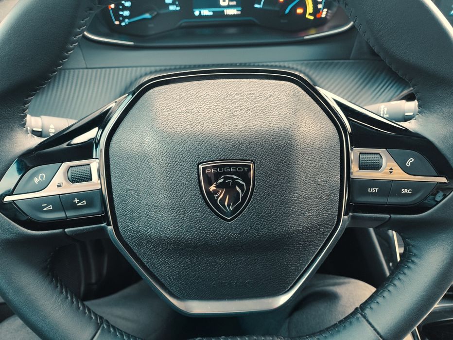 Peugeot e-208 | 2025 | 12.000 km | COMO NOVO