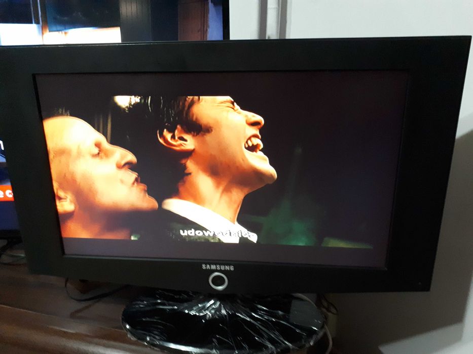 TV z funkcją monitora+pilot