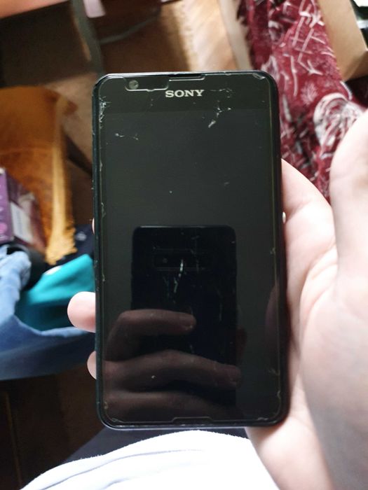 Продам телефон Sony Xperia E4g 2033