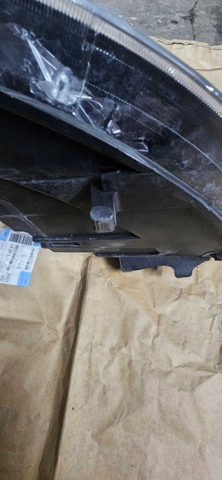RENAULT FLUENCE lampa prawy przód