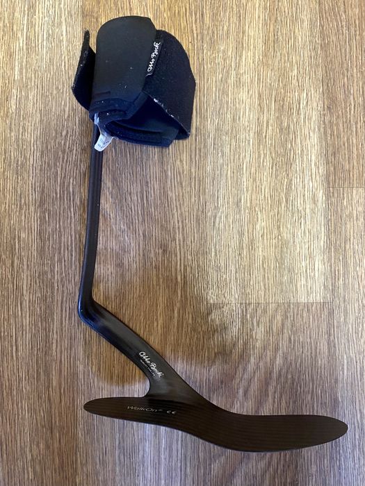 Динамічний просунутий ортез для опущеної стопи