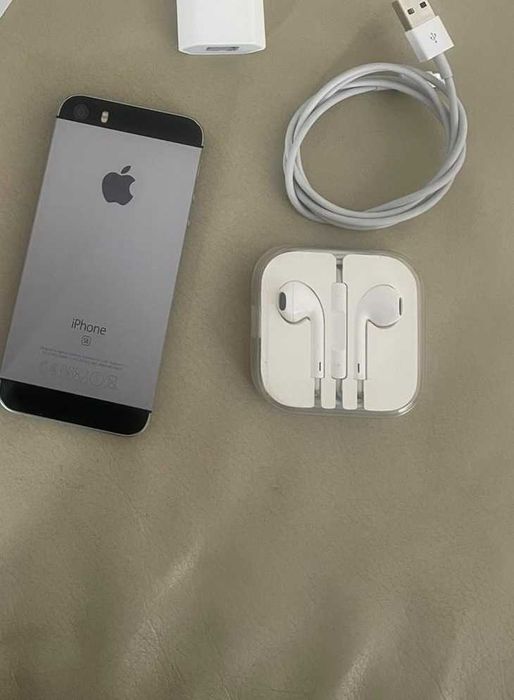 Iphone SE 32GB  Cinzento Sideral 2016 bateria 91% "DESBLOQUEADO"