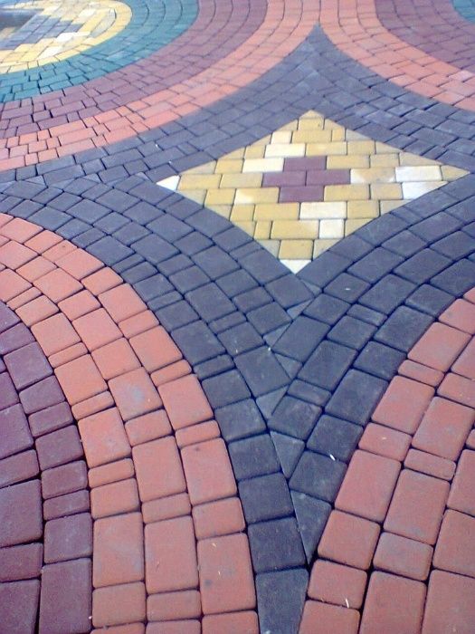 Професійне укладання тротуарної плитки від 300 гр-н.