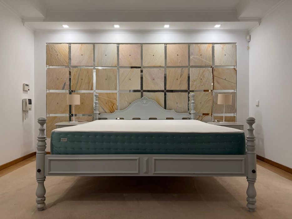 Colchao 180/200  epeda topo de gama c cama e mesas de cabeceira de oferta