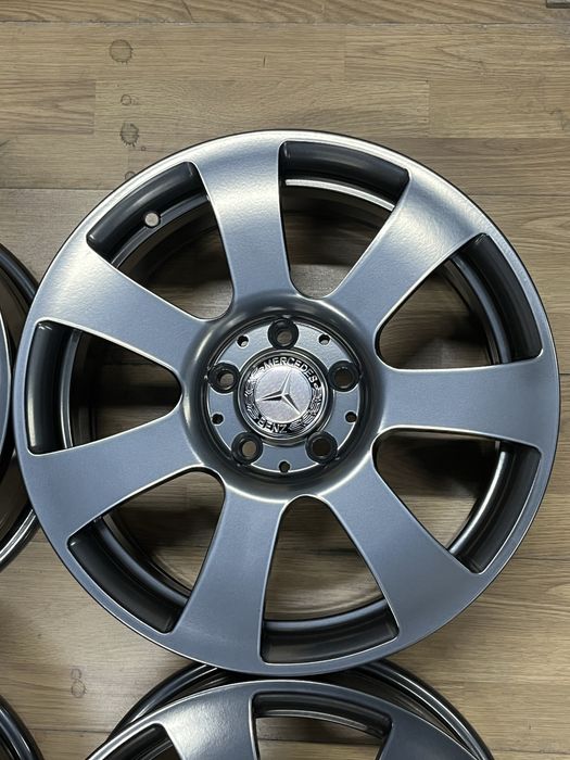 Легкосплавні оригінальні диски Mercedes 5*112R17