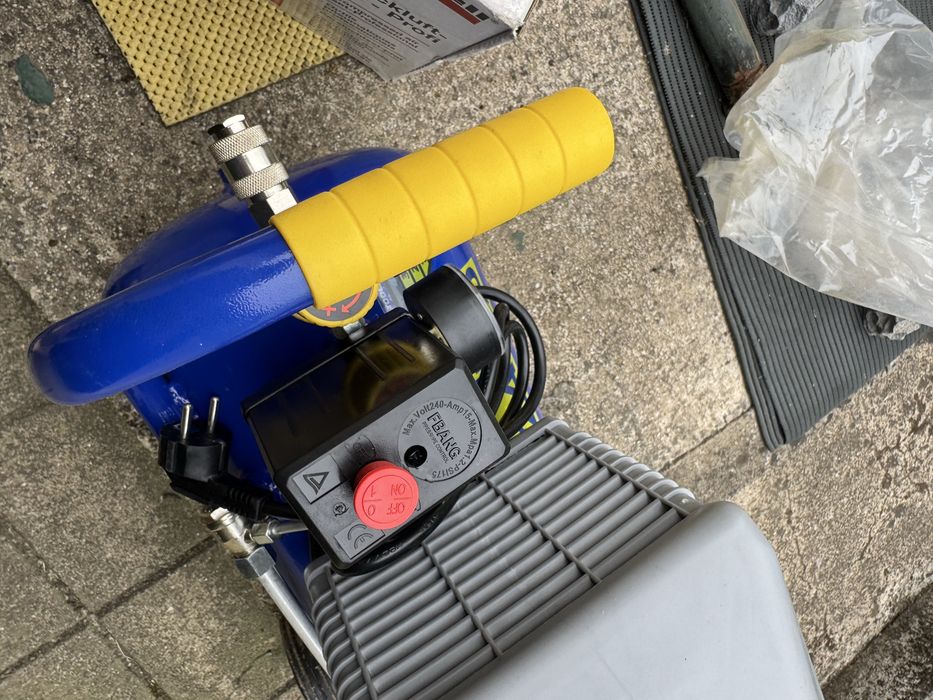 Compressor Ar Michelin + kit pintura EINHELL