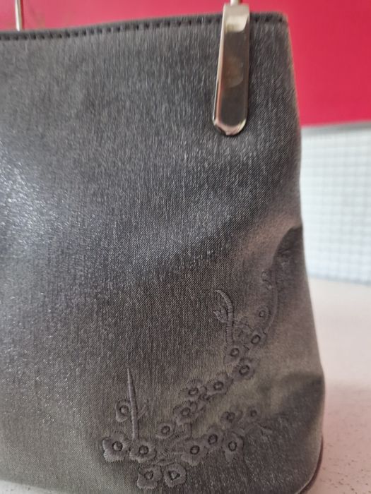 Torebka srebrna mała do ręki Dorothy Perkins