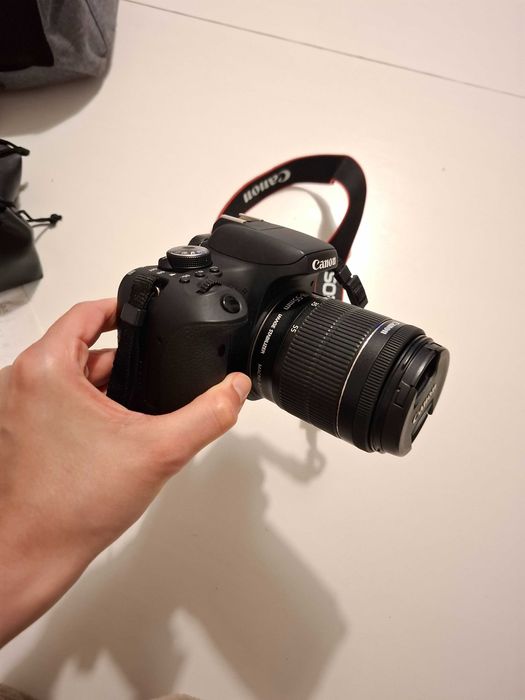 Máquina fotográfica Canon EOS Rebel T61