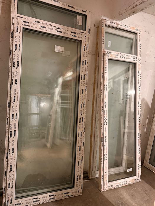 Двери  металлопластиковые- балконные 82*212 REHAU