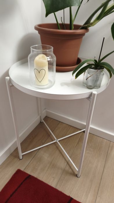 Mesa IKEA GLADOM Branca - Mesa de Apoio / Plantas - 8€