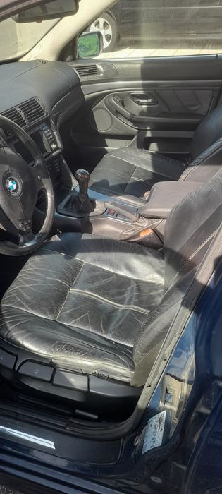 BMW 525TDS 1999 e 268000km ou troco por carro ou mota do mesmo valor