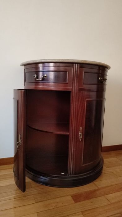 Móvel em Cerejeira como novo