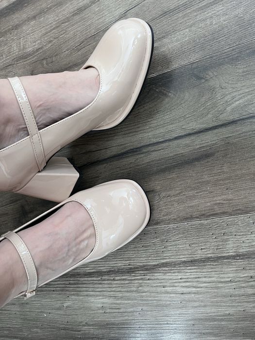 Mary Jane kwadratowe noski r.40 wkł.26cm słupek okazjonalne beż