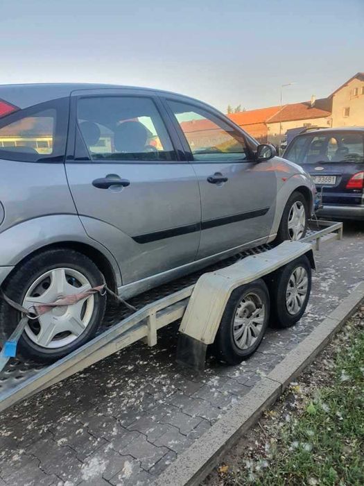 Ford Focus MK1 1.6 benzyna po lift kolor srebrny  na części