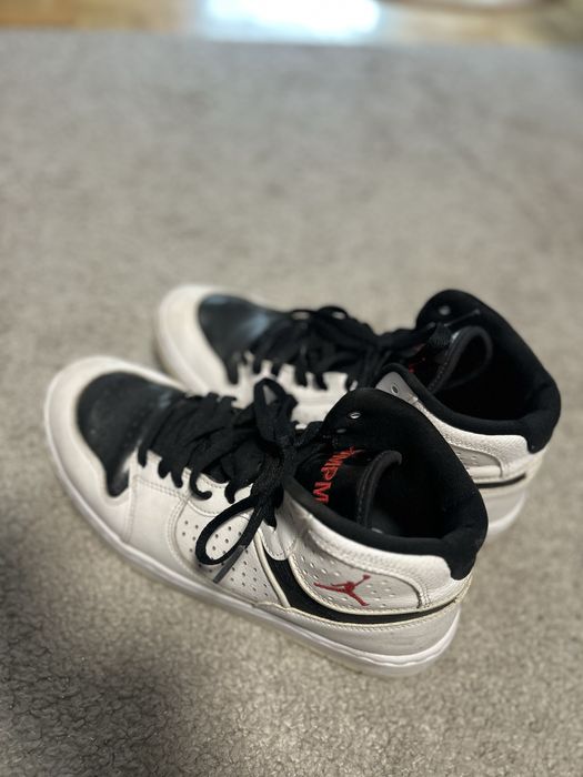 Buty Nike Air Jordan 1 jumpan MID