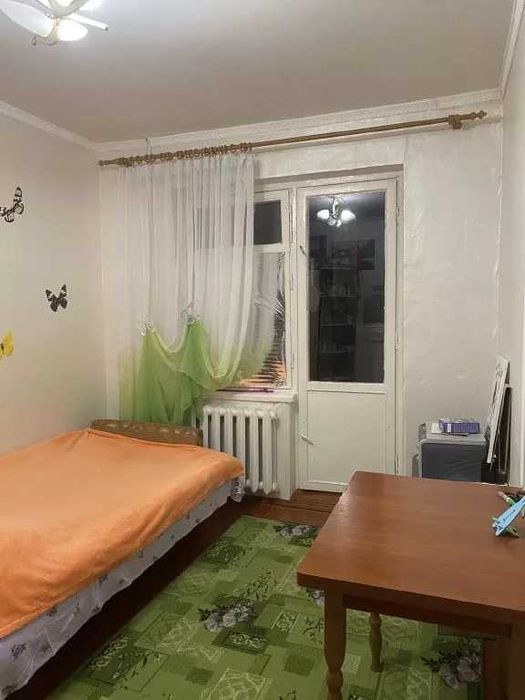 Кімната у квартирі Заболотного/С. Палія Капремонт Засклена лоджія 1 сусід