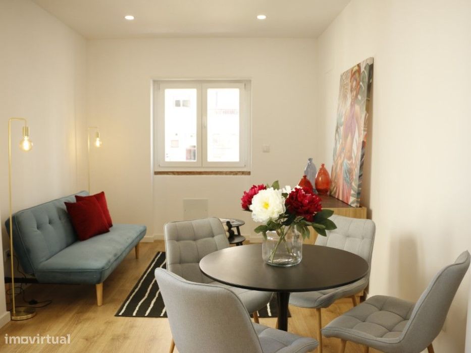 Excelente T3 Remodelado em Benfica