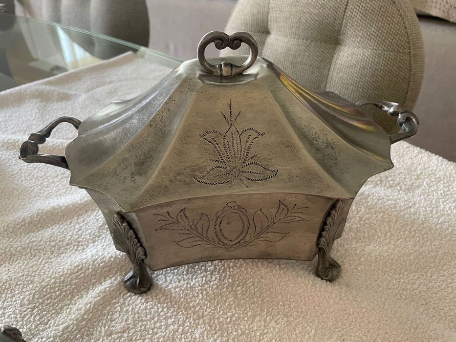 Conjunto de 7 peças decorativas em estanho