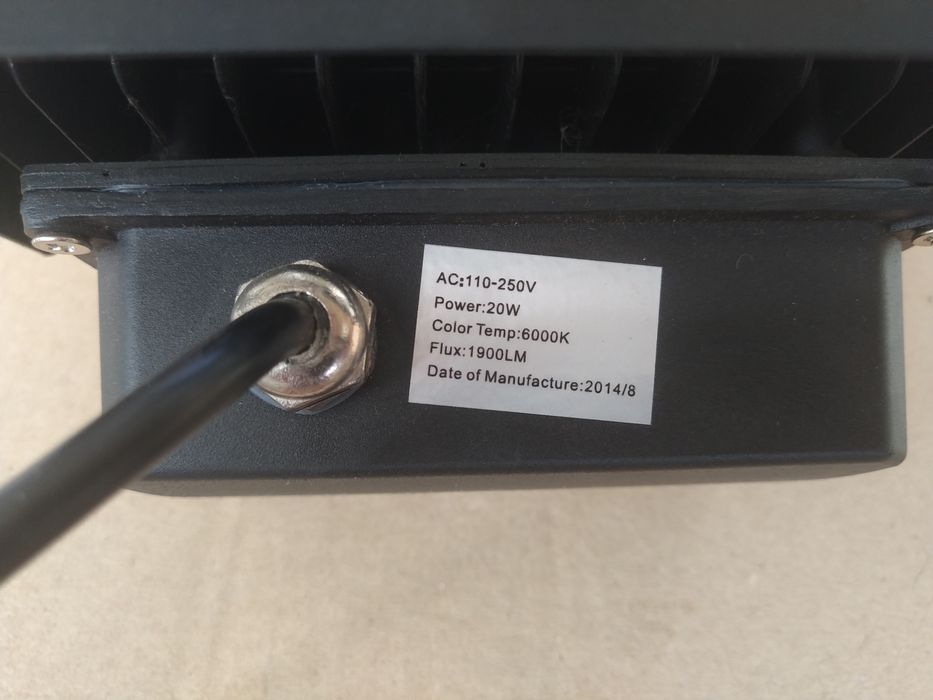 Лампа люминесцентная Flux 1900LM 20w 6000K 110-250V бу