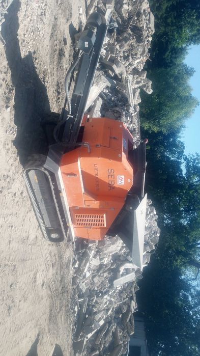 Wynajem mini kruszarki z operatorem.Kruszenie betonu i cegły.Recykling