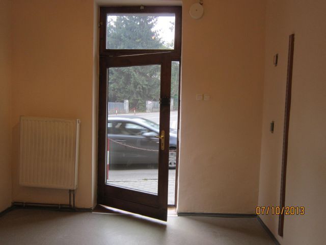 Wynajmę lokal handlowo- usługowo- biurowy (20m2)