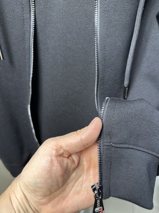 Чоловічий спортивний  Костюм  та безрукаака Hugo