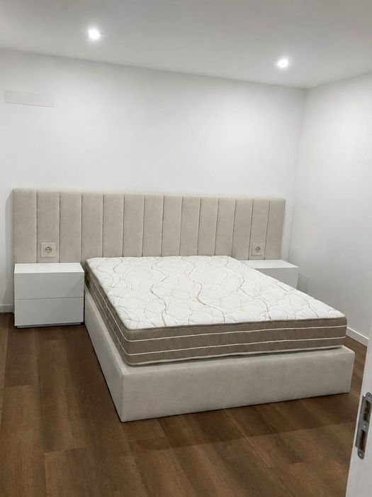 Cama de casal estofada